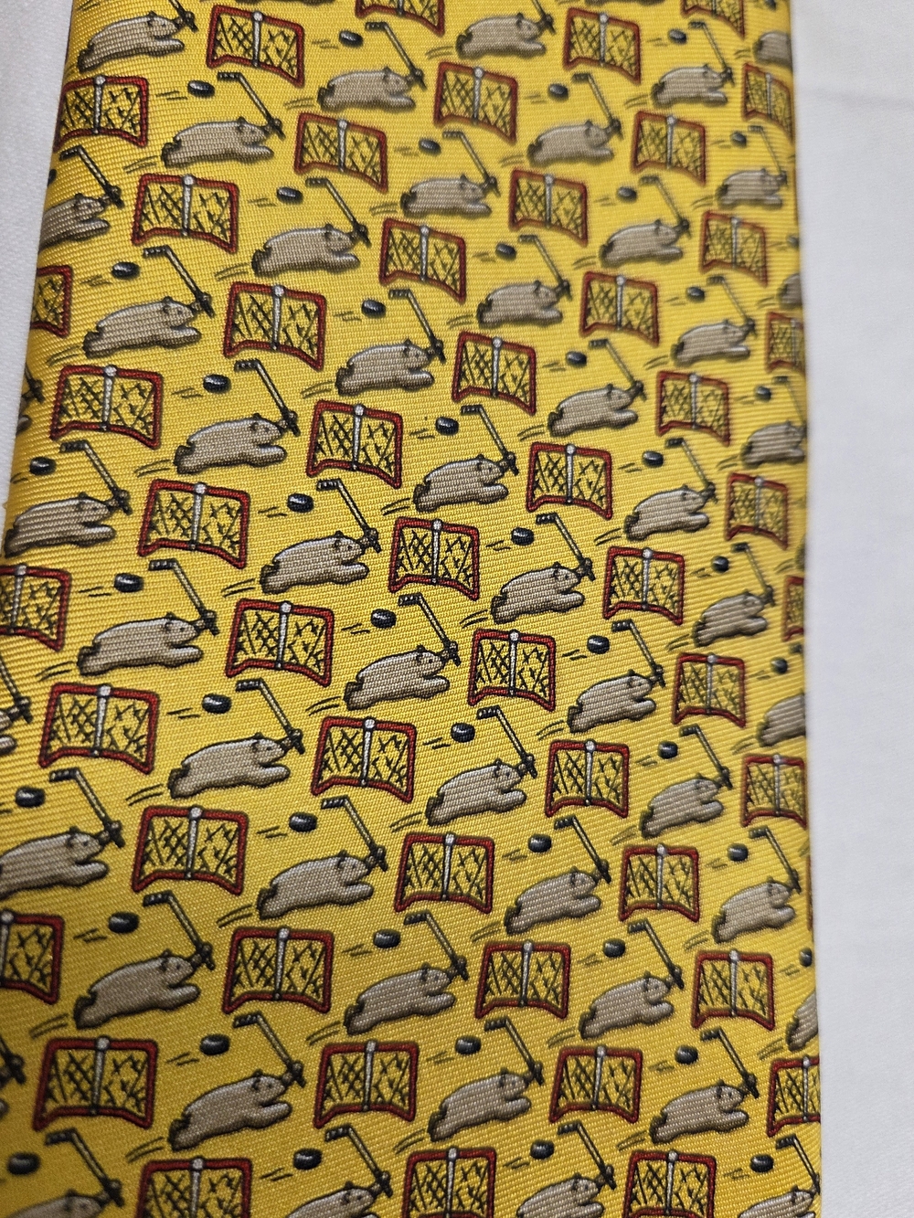 The V  Foundation Mens Necktie Bobby Orr (Flying Bruin)